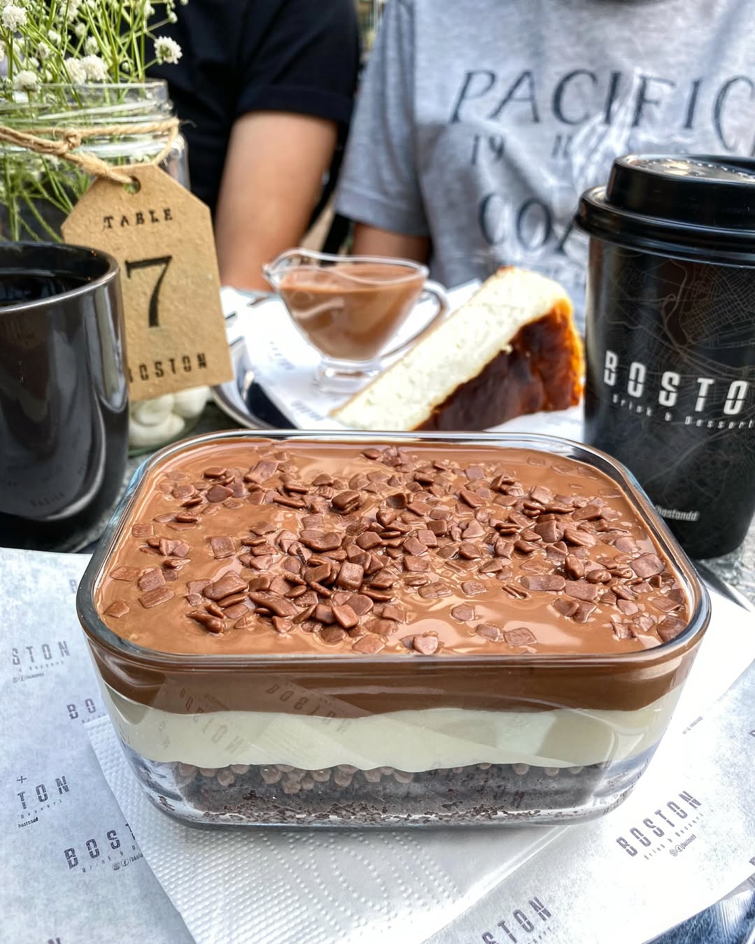 Warum Kaffee und Dessert perfekt zusammenpassen